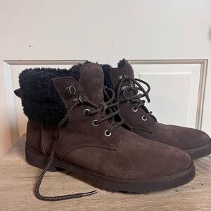 UGG Romely Heritage Boot Womens size 8.5